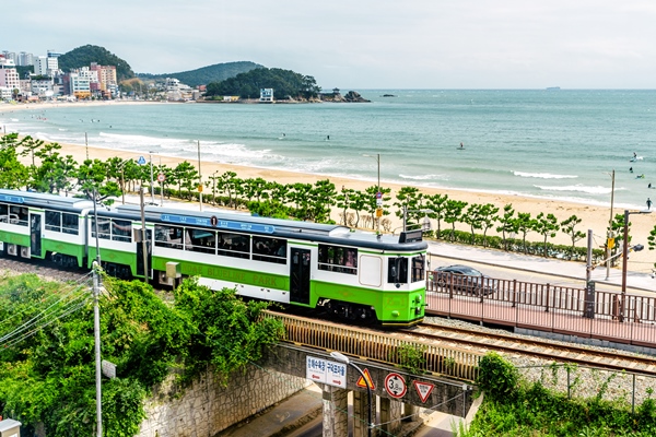 IG打卡熱點～海雲台海濱列車