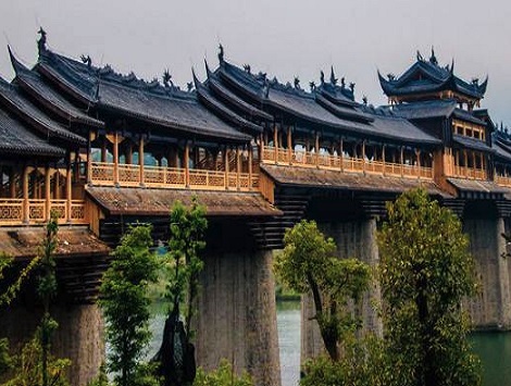 風雨廊橋