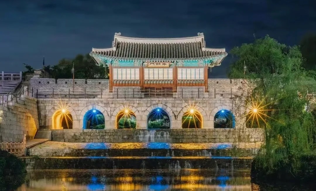 華虹門